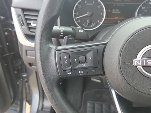Used 2023 Nissan Rogue S AWD/4WD image 25