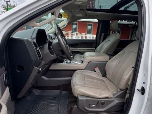 Used 2018 Ford Expedition Limited RWD image 12