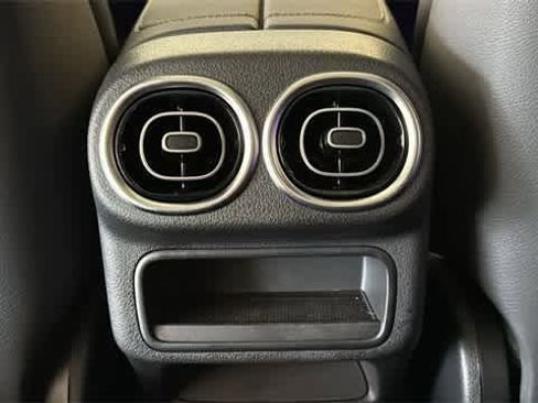 Used 2025 Mercedes-Benz GLC 300 4MATIC image 33