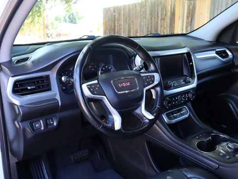 Used 2023 GMC Acadia SLT AWD/4WD image 15