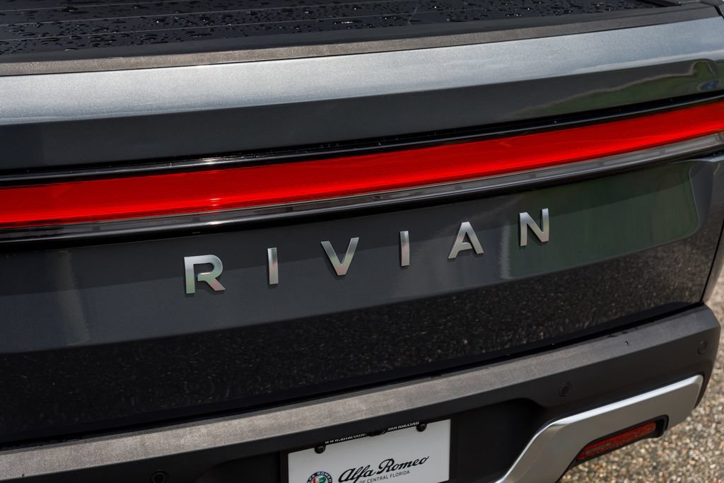 Used 2025 Rivian R1T Adventure Dual AWD/4WD image 42