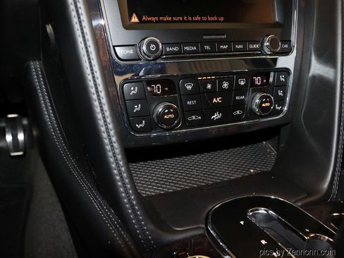 Used 2018 Bentley Flying Spur V8 AWD/4WD image 26