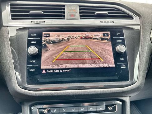 Used 2019 Volkswagen Tiguan SE AWD/4WD image 24
