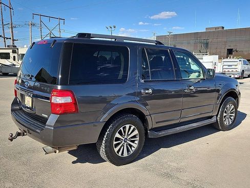 Used 2017 Ford Expedition XLT RWD image 8