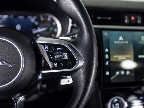 Used 2023 Jaguar F-PACE S AWD/4WD image 35