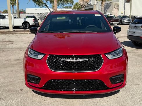 New 2026 Chrysler Pacifica Select FWD image 8