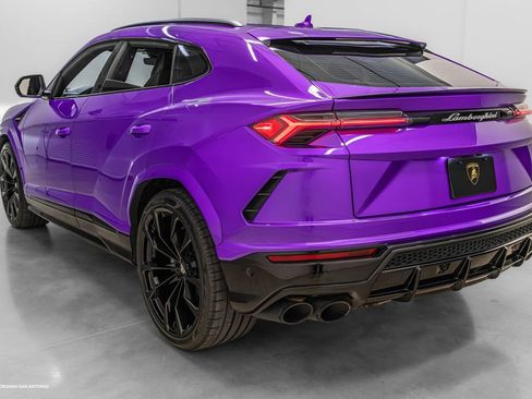 Used 2022 Lamborghini Urus AWD/4WD image 3