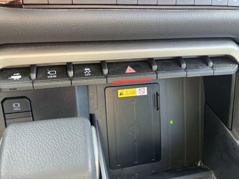 Used 2024 Toyota Tundra Limited image 23