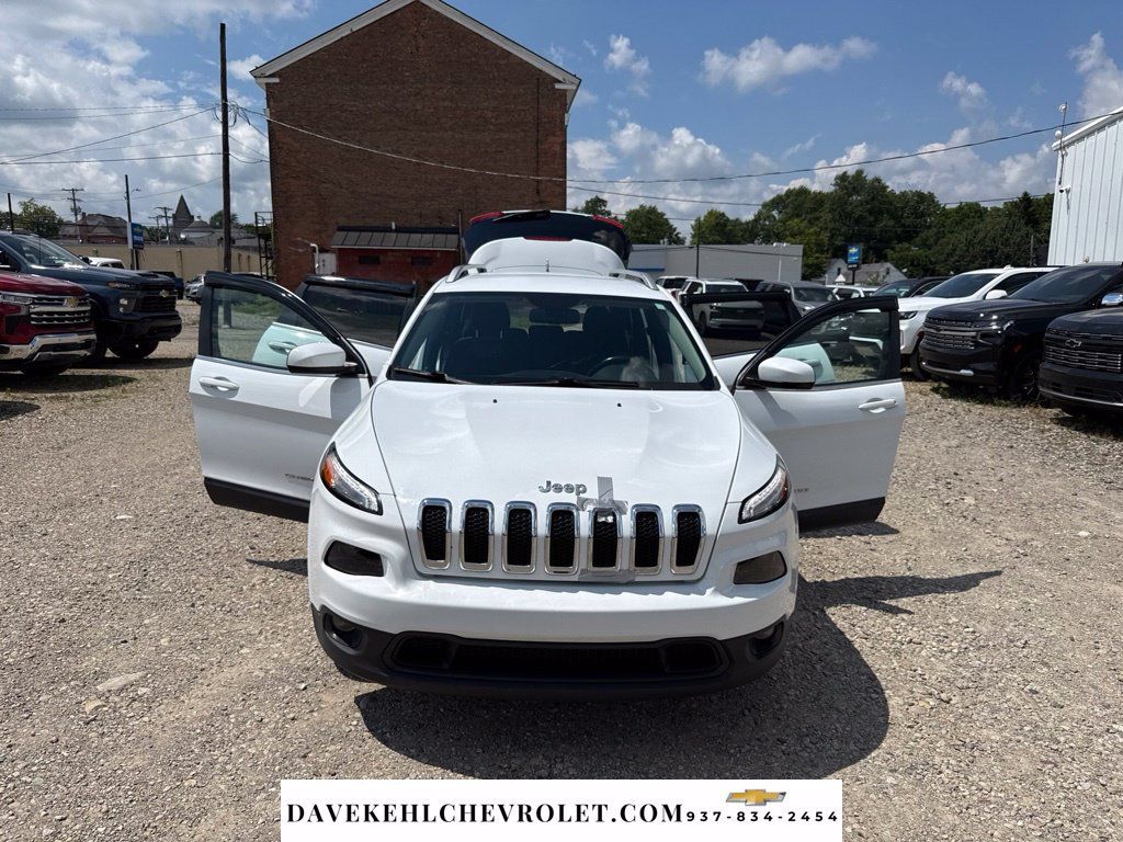 Used 2014 Jeep Cherokee Latitude FWD image 30