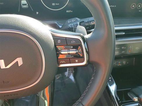 Used 2024 Kia Sorento SX Prestige image 15