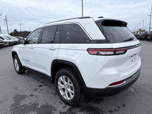 Used 2023 Jeep Grand Cherokee Limited RWD image 7