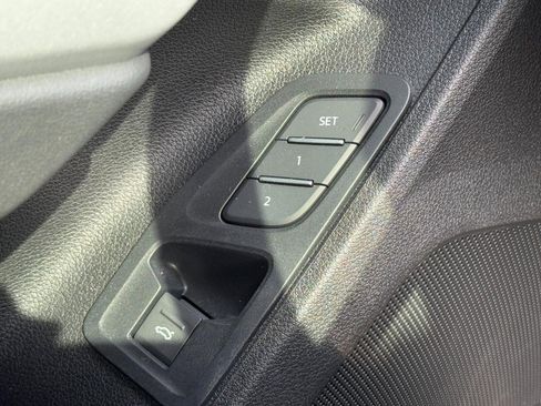 Used 2025 Audi Q3 2.0T Premium w/ Convenience Package image 16