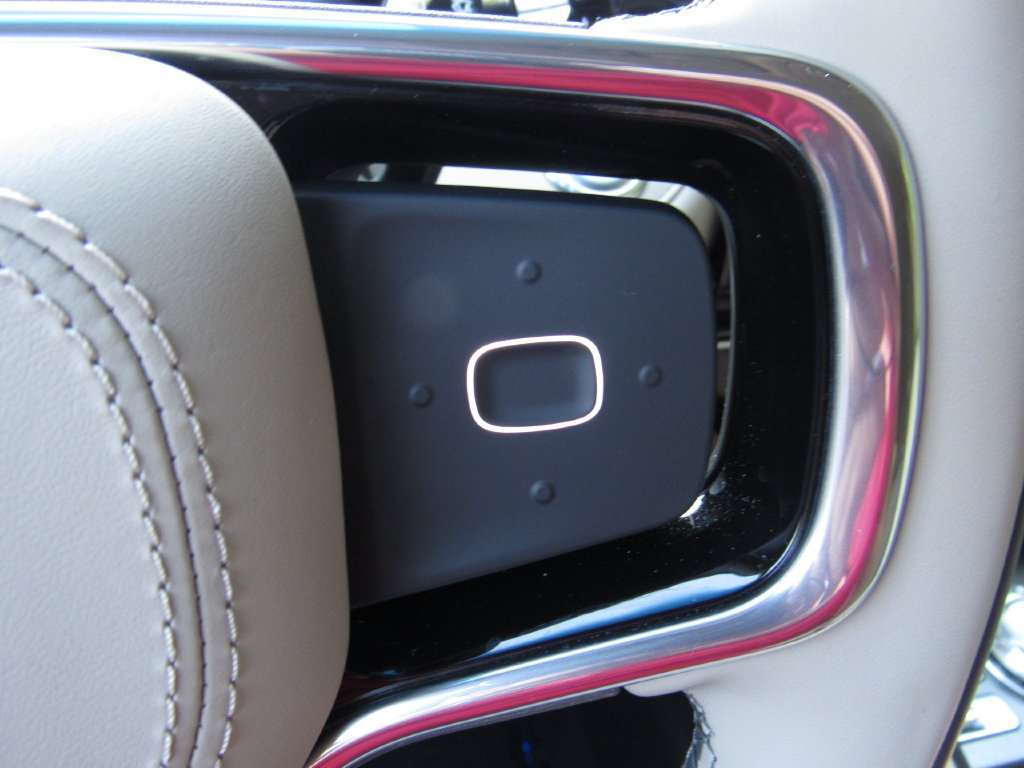 Used 2024 Lincoln Nautilus Premier AWD/4WD image 32