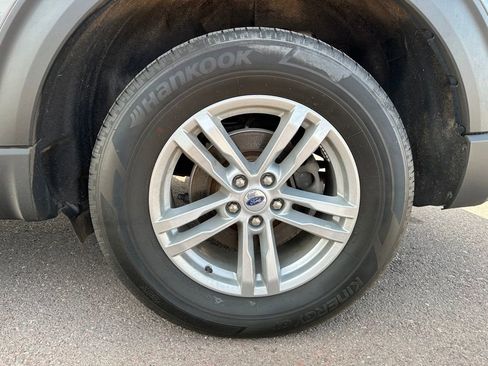 Used 2023 Ford Explorer XLT AWD/4WD image 42