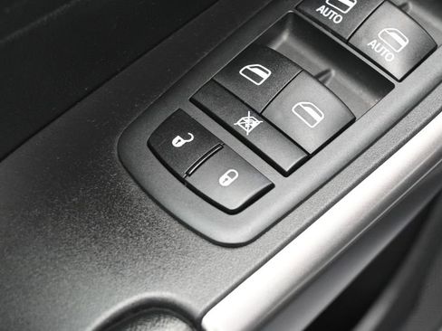Used 2020 Jeep Cherokee Limited AWD/4WD image 16