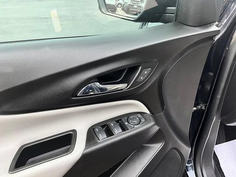 Used 2020 Chevrolet Equinox LS FWD image 13