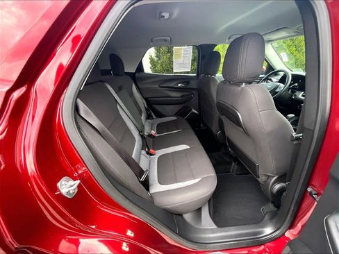 Used 2025 Chevrolet TrailBlazer LT w/ Convenience Package image 23