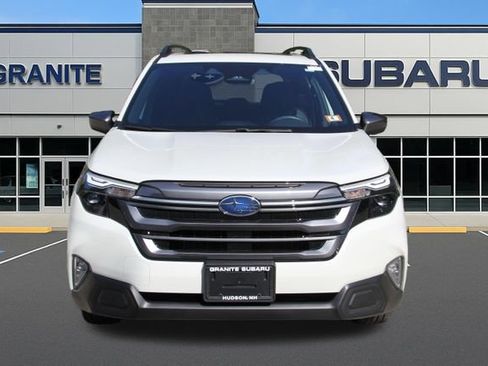 Used 2025 Subaru Forester Premium AWD/4WD image 5