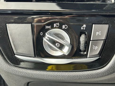 Used 2023 BMW 530i xDrive w/ M Sport Package image 31