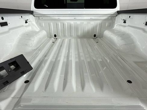 Used 2025 Nissan Frontier PRO-4X AWD/4WD image 33