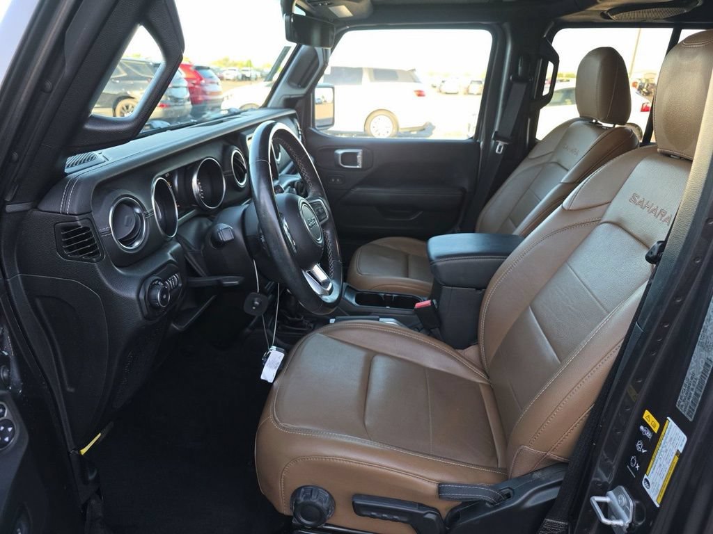 Used 2022 Jeep Wrangler Unlimited Sahara w/ LED Lighting Group AWD/4WD image 4