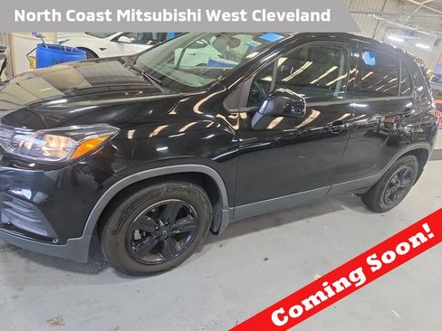 Used 2020 Chevrolet Trax LS w/ LPO, Protection Package FWD image 1