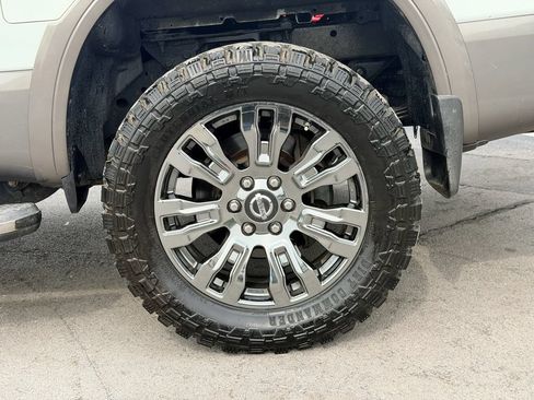 Used 2017 Nissan Titan Platinum Reserve AWD/4WD image 29