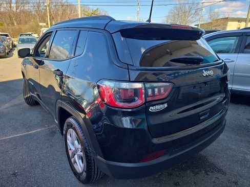 Used 2018 Jeep Compass Sport w/ Cold Weather Group FWD image 5