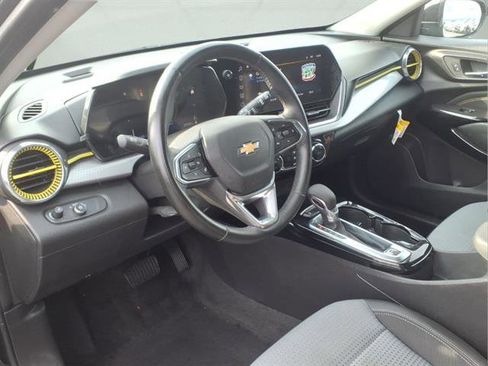 Certified 2024 Chevrolet Trax LT w/ Driver Confidence Package image 7