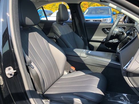 New 2025 Mercedes-Benz E 350 4MATIC Sedan image 32