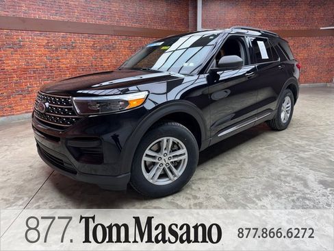 Certified 2023 Ford Explorer XLT image 1