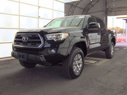 Used 2016 Toyota Tacoma SR5 w/ SR5 Appearance Package (SN) image 1