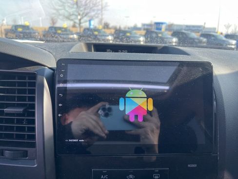 Used 2012 Toyota Tundra 4x4 CrewMax image 23