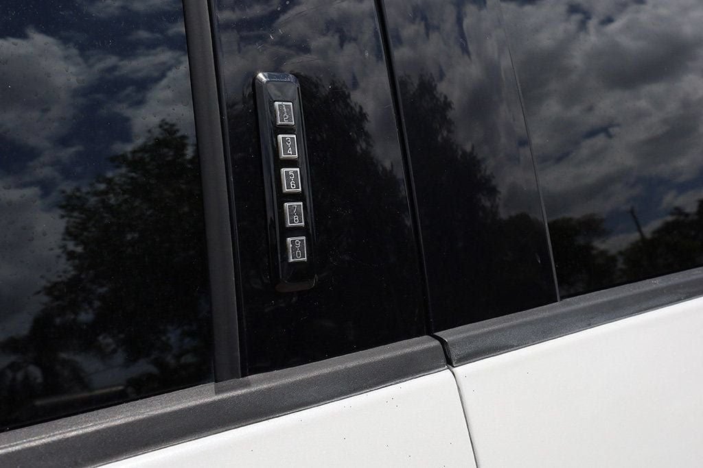 Used 2021 Ford F350 Lariat w/ Lariat Ultimate Package AWD/4WD image 19