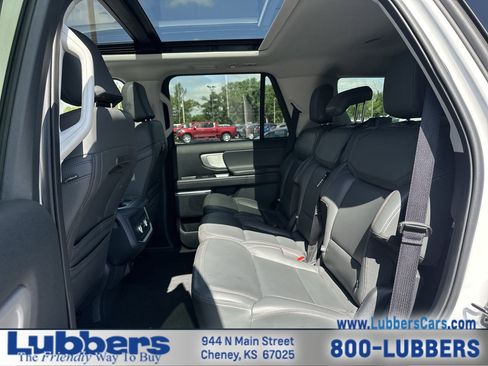 Used 2025 Ford Expedition Active AWD/4WD image 21