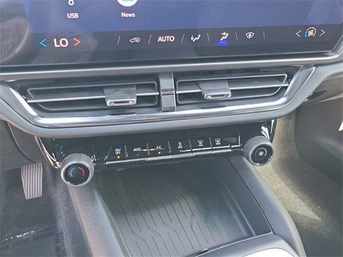 New 2026 Chevrolet Equinox EV LT image 32