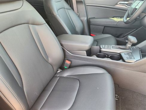 New 2026 Kia Sportage SX image 10