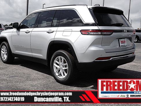 New 2026 Jeep Grand Cherokee Laredo X image 3