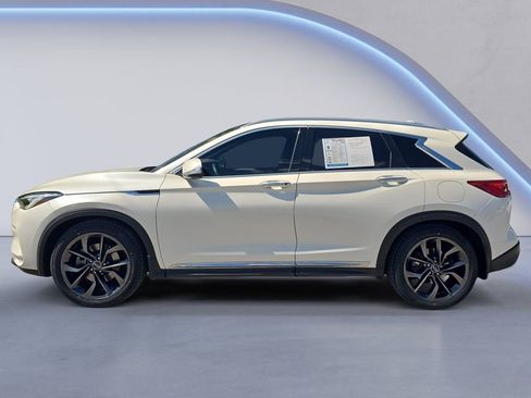 Used 2019 INFINITI QX50 Essential w/ Sensory Package FWD image 2