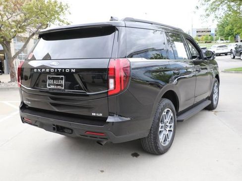 Used 2025 Ford Expedition Active AWD/4WD image 5
