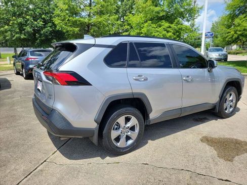 Certified 2022 Toyota RAV4 XLE w/ Convenience Package FWD image 8