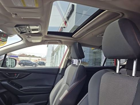 Used 2021 Subaru Crosstrek 2.0i Premium w/ Moonroof Package image 18