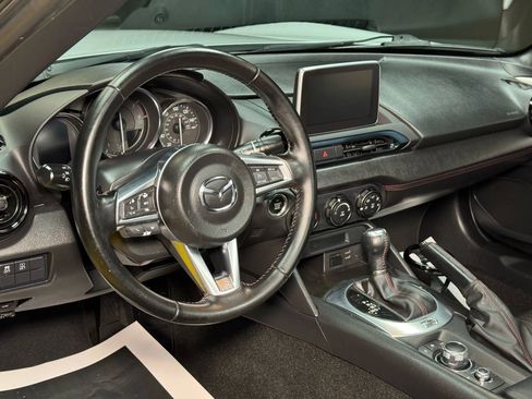 Used 2016 MAZDA MX-5 Miata Club image 40
