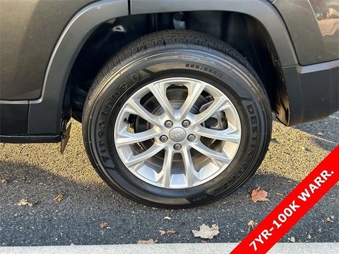 Certified 2022 Jeep Cherokee Latitude Lux w/ Sun & Sound Group image 11