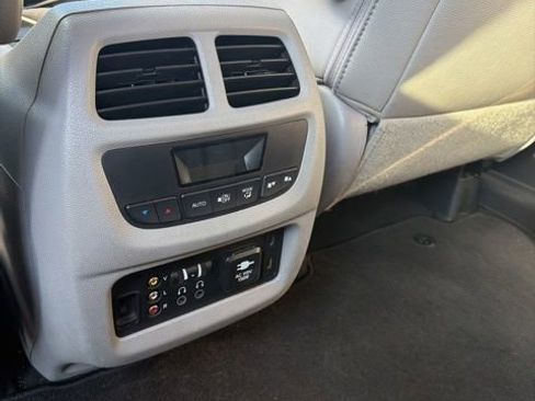Used 2017 Honda Pilot Touring image 13