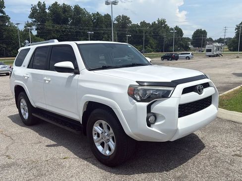 Used 2018 Toyota 4Runner SR5 RWD image 7