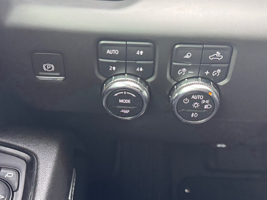 Used 2024 GMC Sierra 2500 AT4 w/ AT4 Premium Plus Package AWD/4WD image 23