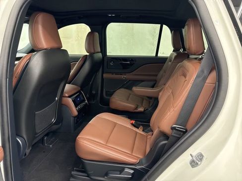 Used 2025 Lincoln Aviator Reserve w/ Jet Appearance Package AWD/4WD image 19