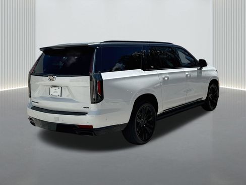 Used 2022 Cadillac Escalade ESV Sport Platinum AWD/4WD image 5