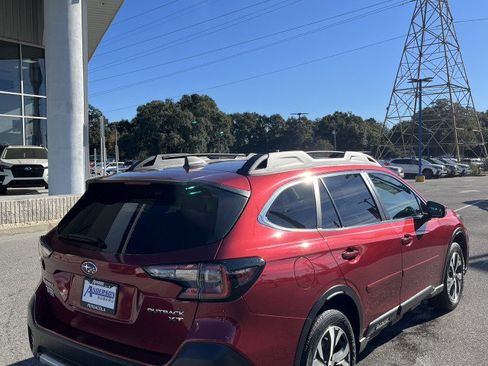 Certified 2022 Subaru Outback Limited XT image 3
